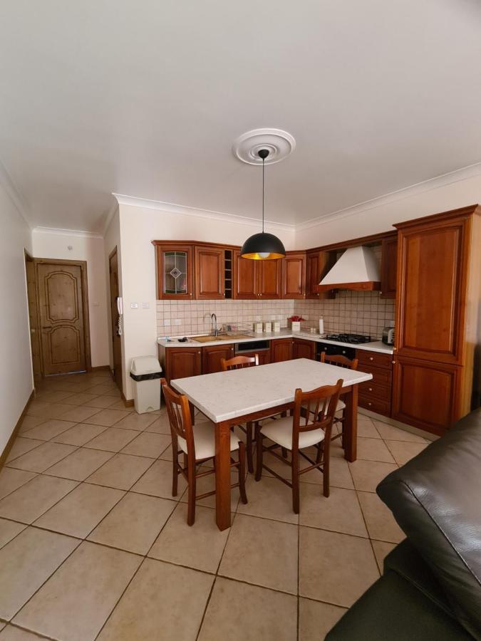 Beautiful Central Apartment With Pool San Pawl il-Baħar Kültér fotó
