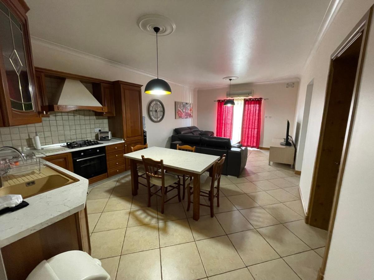 Beautiful Central Apartment With Pool San Pawl il-Baħar Kültér fotó